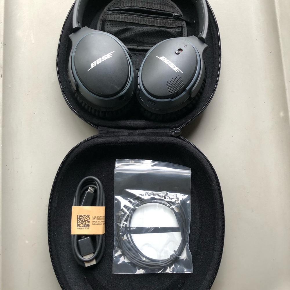 Bose SoundLink Wireless Headphones II ( READ )